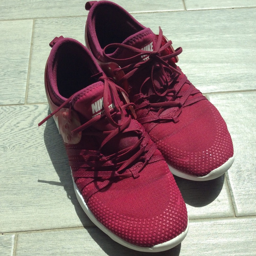 Nike ~ Training Free Run Pink